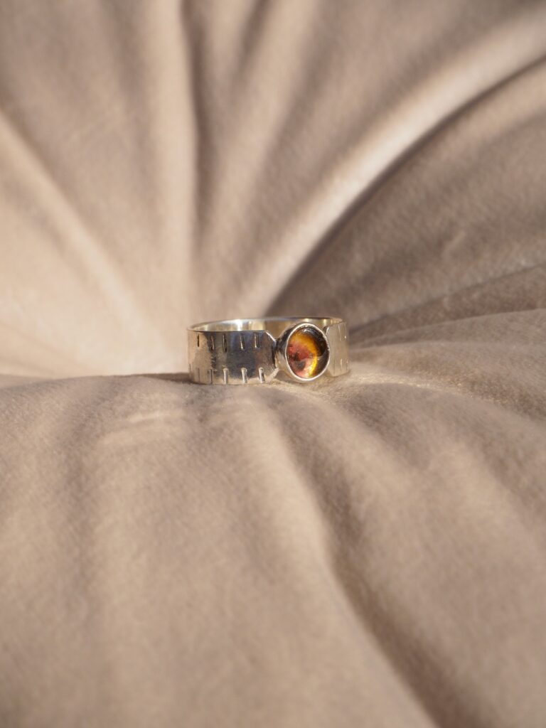 Pierścionek srebrny z turmalinem